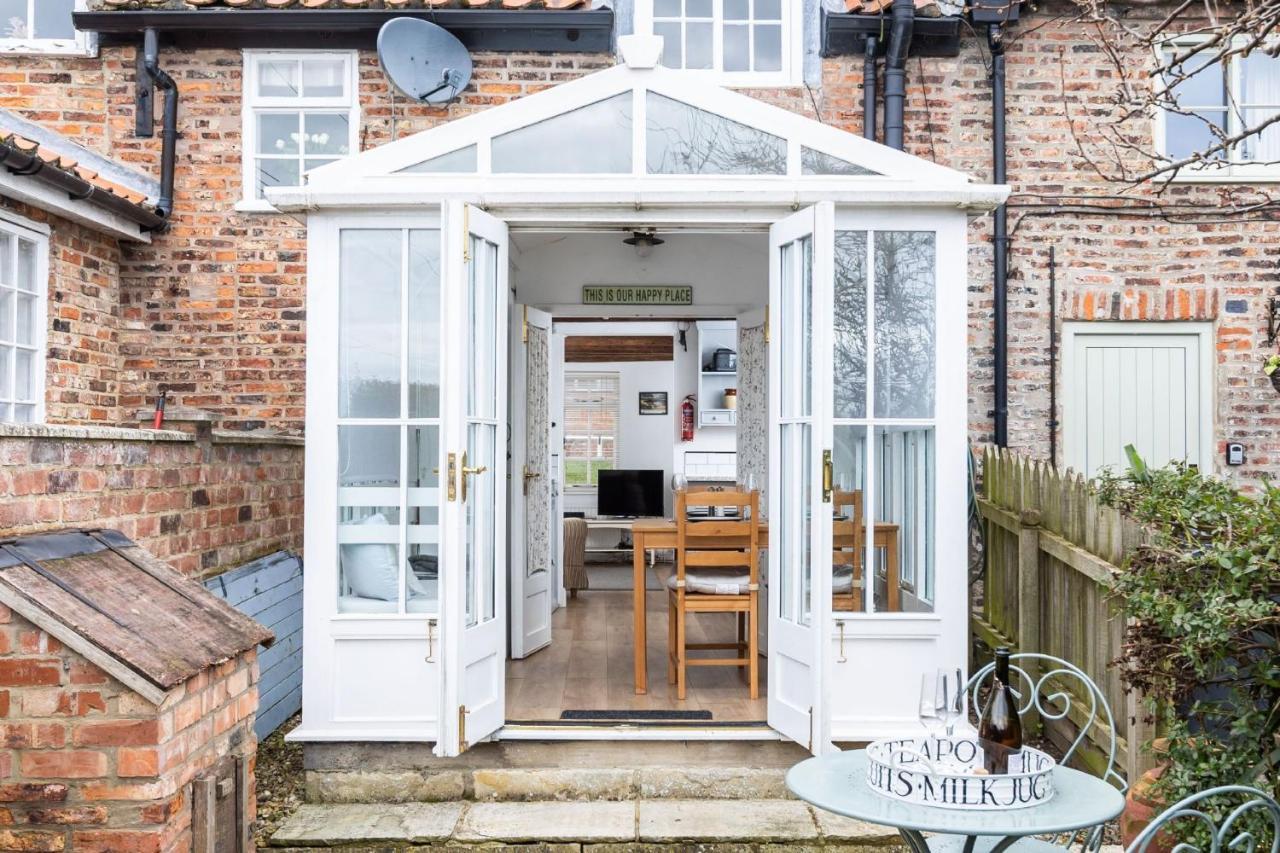 Quaint Cottage In The Heart Of North Yorkshire Village - Pet Friendly Free Stillington Exterior photo