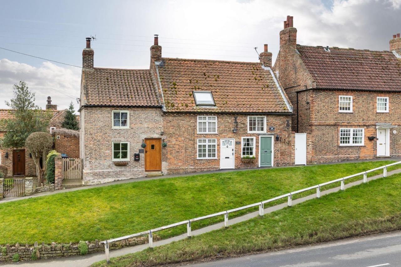 Quaint Cottage In The Heart Of North Yorkshire Village - Pet Friendly Free Stillington Exterior photo